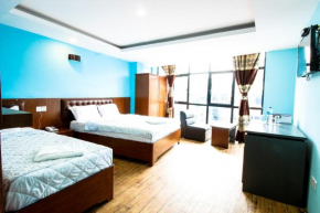 Гостиница Everest Holiday Inn  Катманду